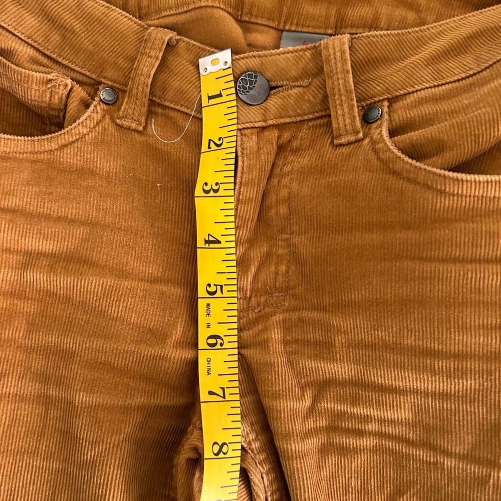 Women’s size 4 original fit Stio rivet cords mustard yellow